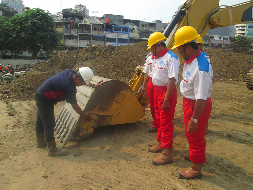 Training Operator Excavator