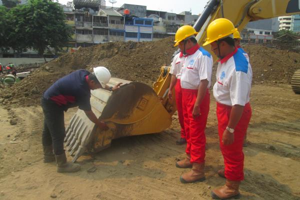 Training Operator Excavator